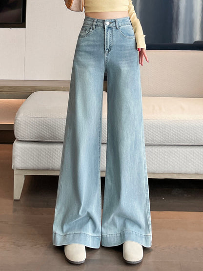 YEEYEEWang wide-leg jeans in light wash blue, Asian-fit cut, variant thumbnail showing front fit.