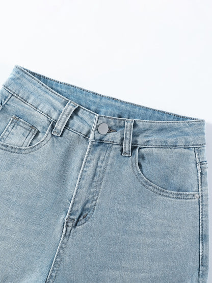 YEEYEEWang wide-leg jeans in light wash blue, Asian-fit cut, close-up of waist and button.