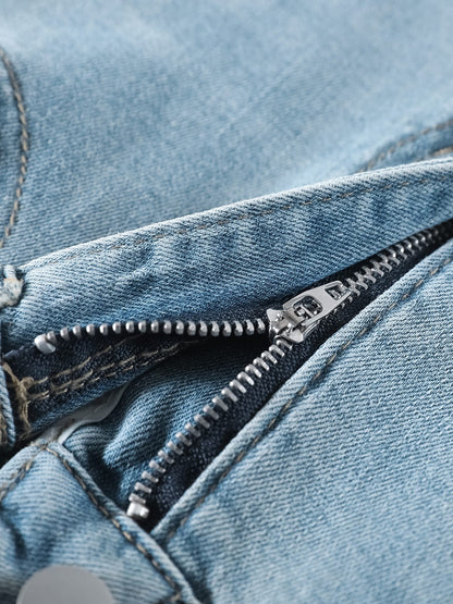 YEEYEEWang wide-leg jeans in light wash blue, Asian-fit cut, close-up of zipper detail.