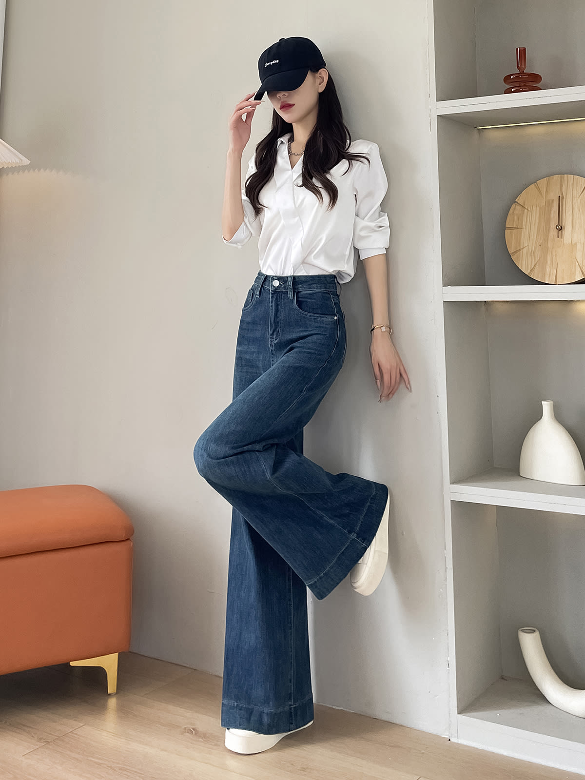 YEEYEEWang fleece-lined wide-leg jeans in vintage blue, Asian-fit cut, leg up showing fit.