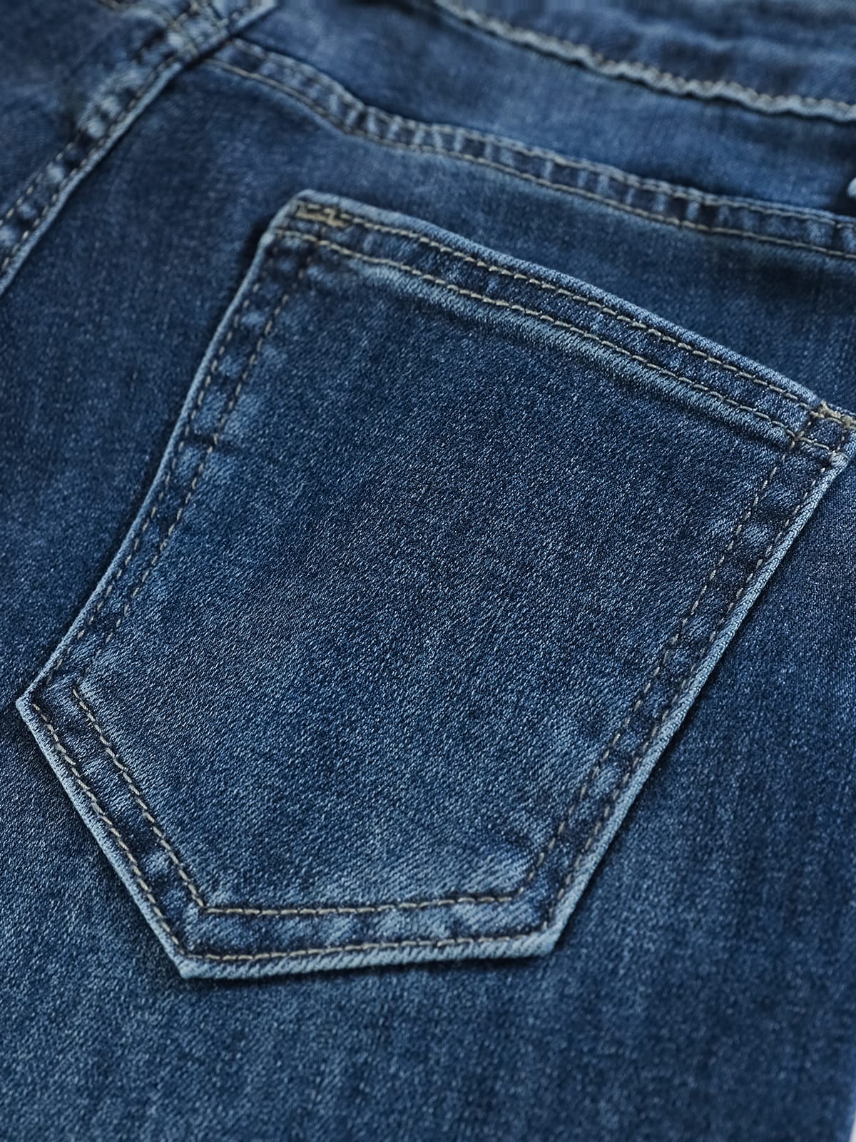 YEEYEEWang fleece-lined wide-leg jeans in vintage blue, Asian-fit cut, back pocket detail.