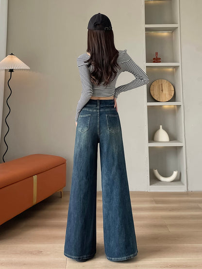 YEEYEEWang wide-leg jeans in mid-wash blue, Asian-fit cut, back view highlighting pocket placement.