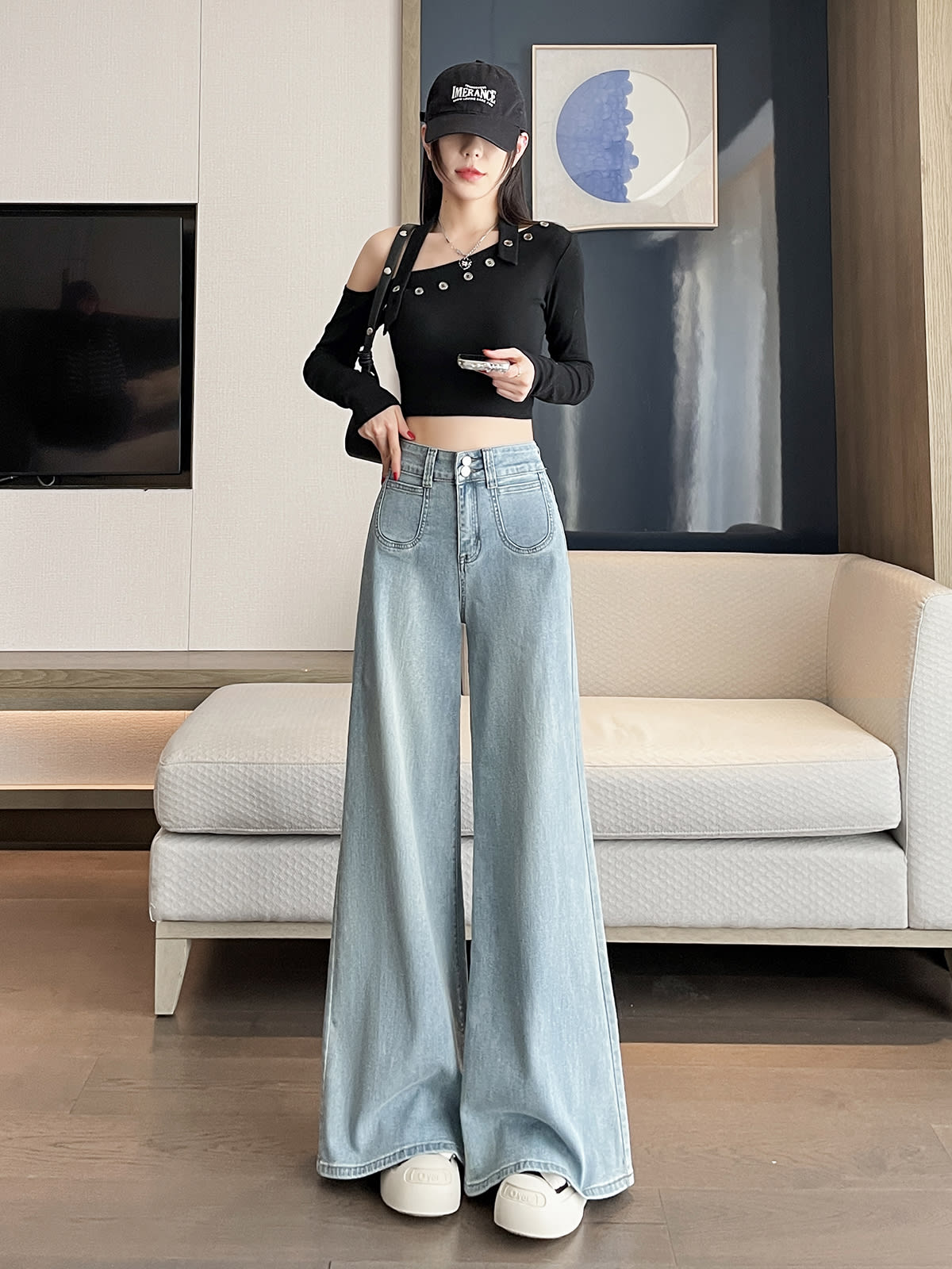 YEEYEEWang wide-leg jeans in light wash blue, Asian-fit cut, model wearing front view with casual top.