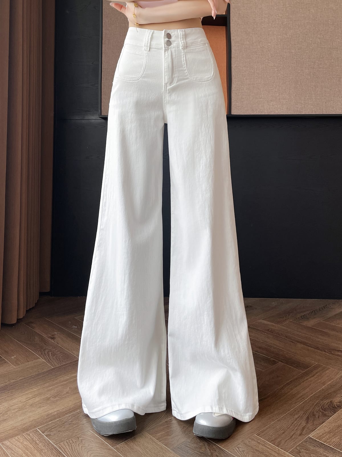 YEEYEEWang wide-leg jeans in white, Asian-fit cut, variant thumbnail showing front design.