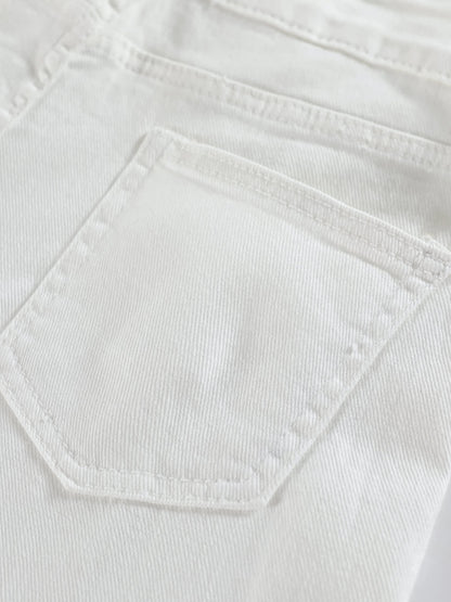 YEEYEEWang wide-leg jeans in white, Asian-fit cut, back pocket stitching detail.