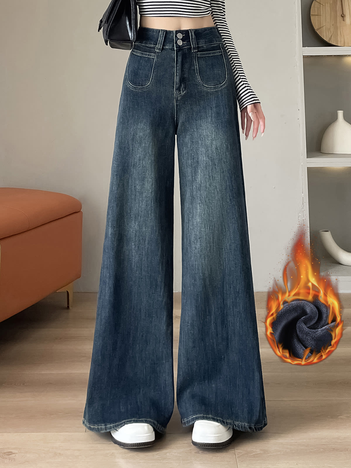 YEEYEEWang wide-leg jeans in fleece-lined mid-wash blue, Asian-fit cut, variant thumbnail showing warmth.
