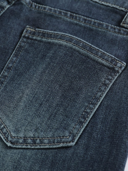 YEEYEEWang wide-leg jeans in mid-wash blue, Asian-fit cut, close-up of back pocket.