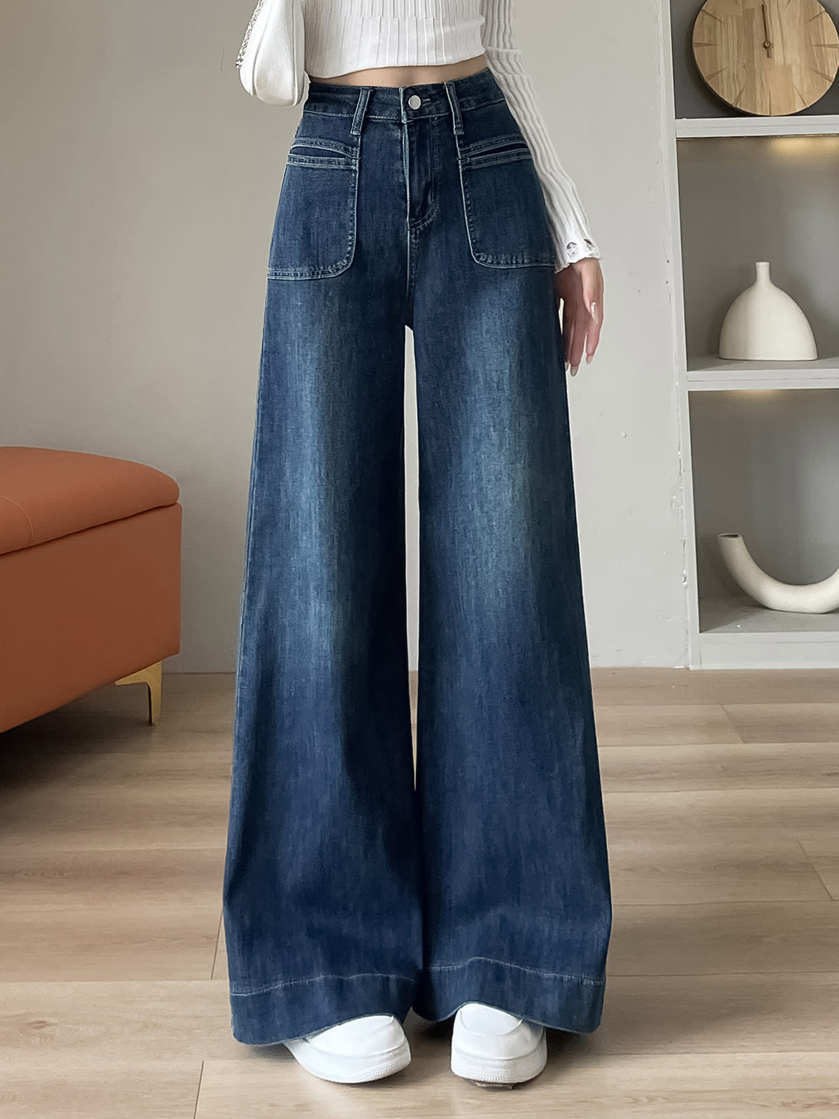 YEEYEEWang wide-leg jeans in vintage blue, Asian-fit cut, variant thumbnail showing front fit.