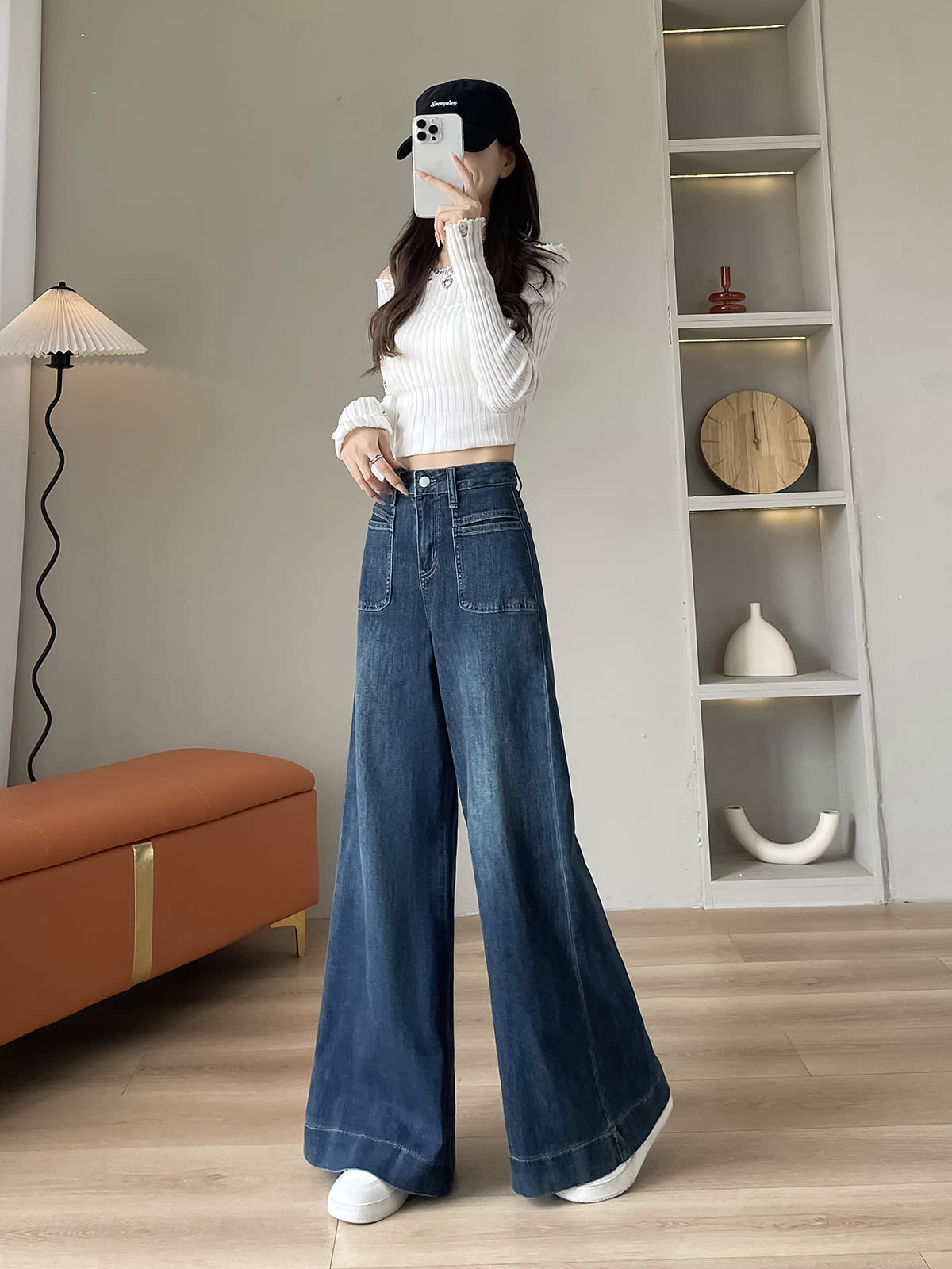 YEEYEEWang fleece-lined wide-leg jeans in vintage blue, Asian-fit cut, dynamic pose.