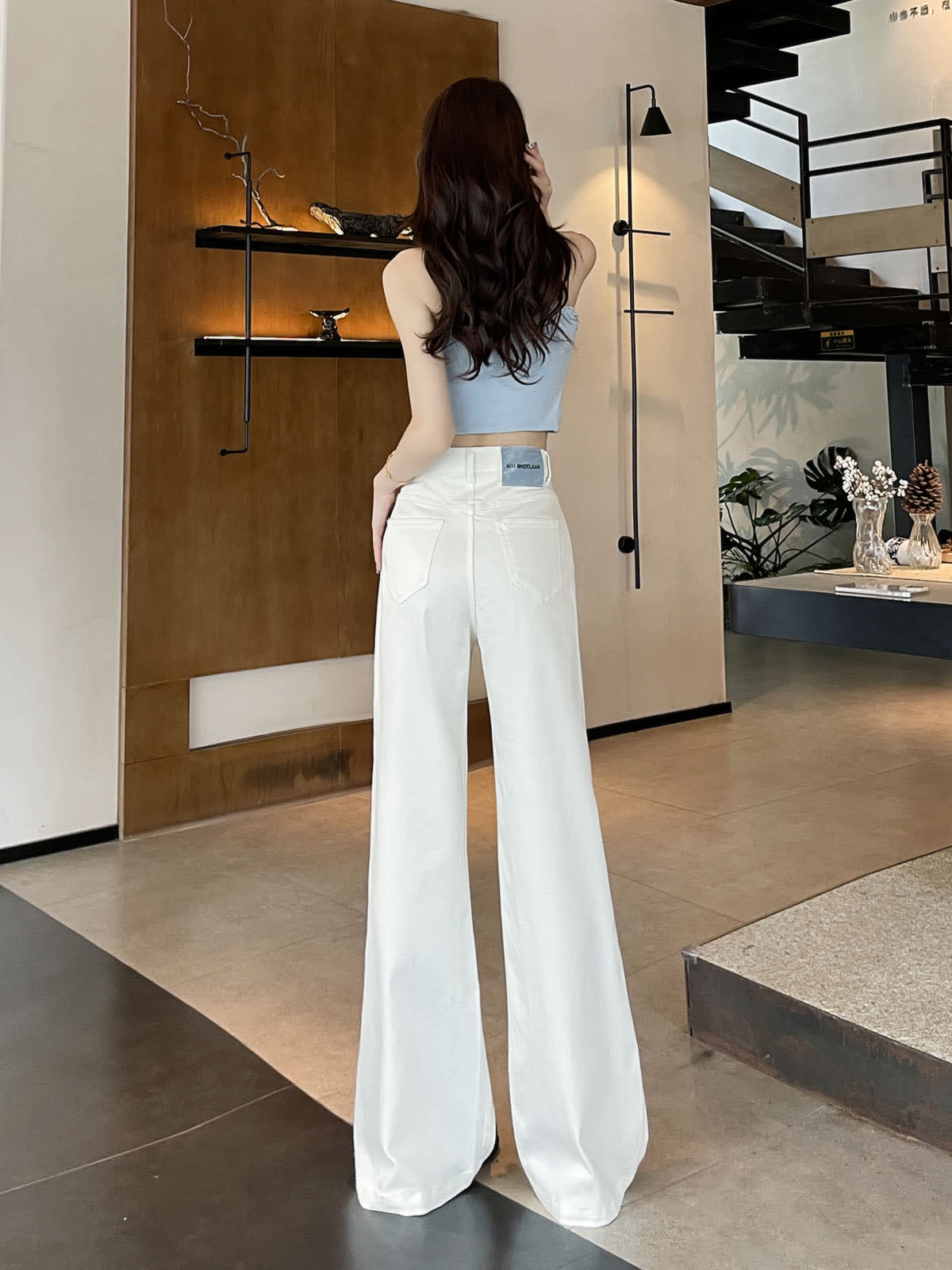 YEEYEEWang Flare Jeans in White, Asian-fit cut, full-body back view showing back patch pockets and back waistband label patch.