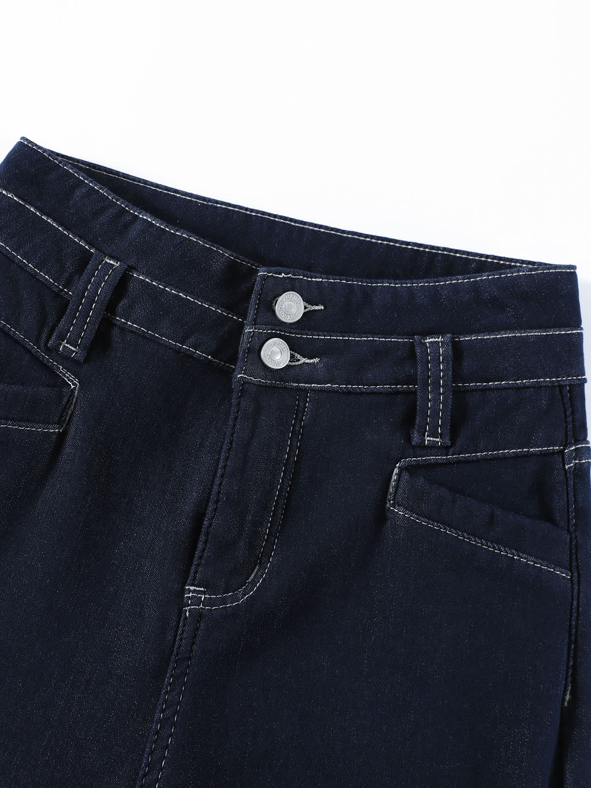 YEEYEEWang Wide-Leg jeans in Denim Blue, Asian-fit cut, close-up of waistband with silver-tone double buttons and contrast stitching.