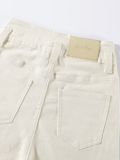 YEEYEEWang Wide-Leg jeans in Ivory, Asian-fit cut, close-up of back patch pockets with tonal stitching and leather patch.