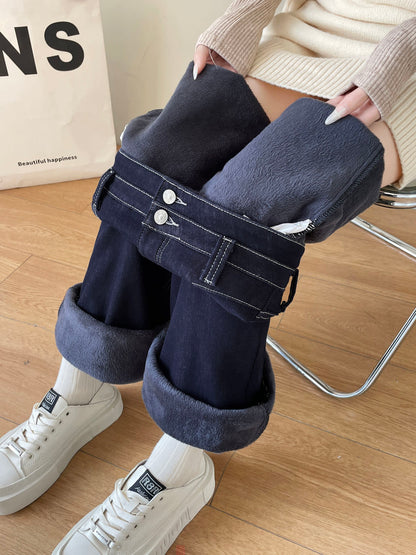 YEEYEEWang Wide-Leg Jeans in Denim Blue, Fleece-Lined, Asian-fit cut, close-up of waist folded over showing fleece lining and silver-tone double buttons.