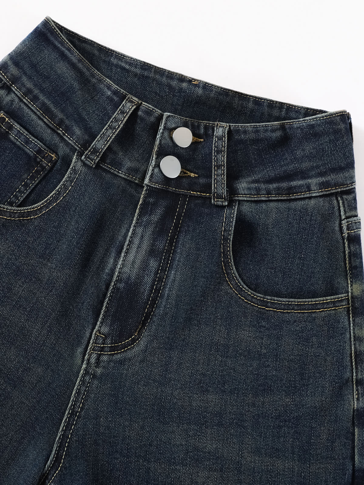 YEEYEEWang wide-leg jeans in Mid-Wash Blue, Asian-fit cut, close-up of double metal button waistband, curved front pockets and contrast stitching.