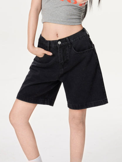YEEYEEWang Denim Bermuda Shorts in Solid Black, Asian-fit cut, waist-down standing pose with hand in front pocket variant thumbnail.
