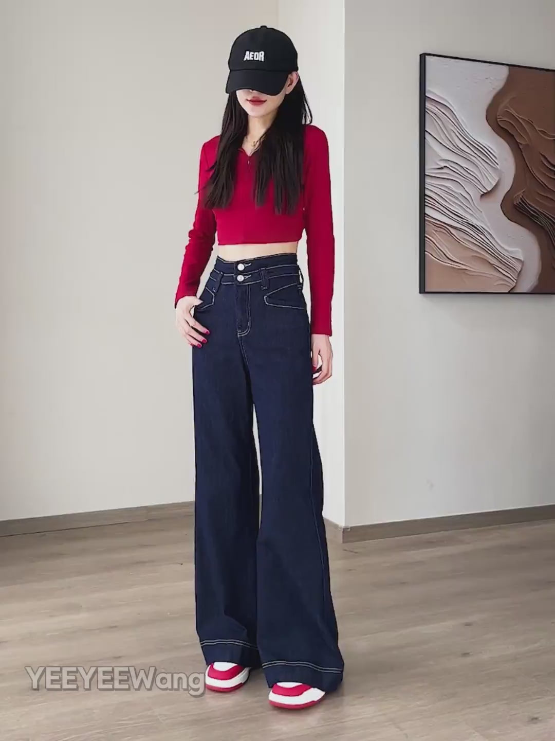 YEEYEEWang Wide-Leg jeans video: Asian model walks and turns in Denim Blue high-waist jeans, camera pushes in on double-button waist, slant pockets and cuffed wide hems